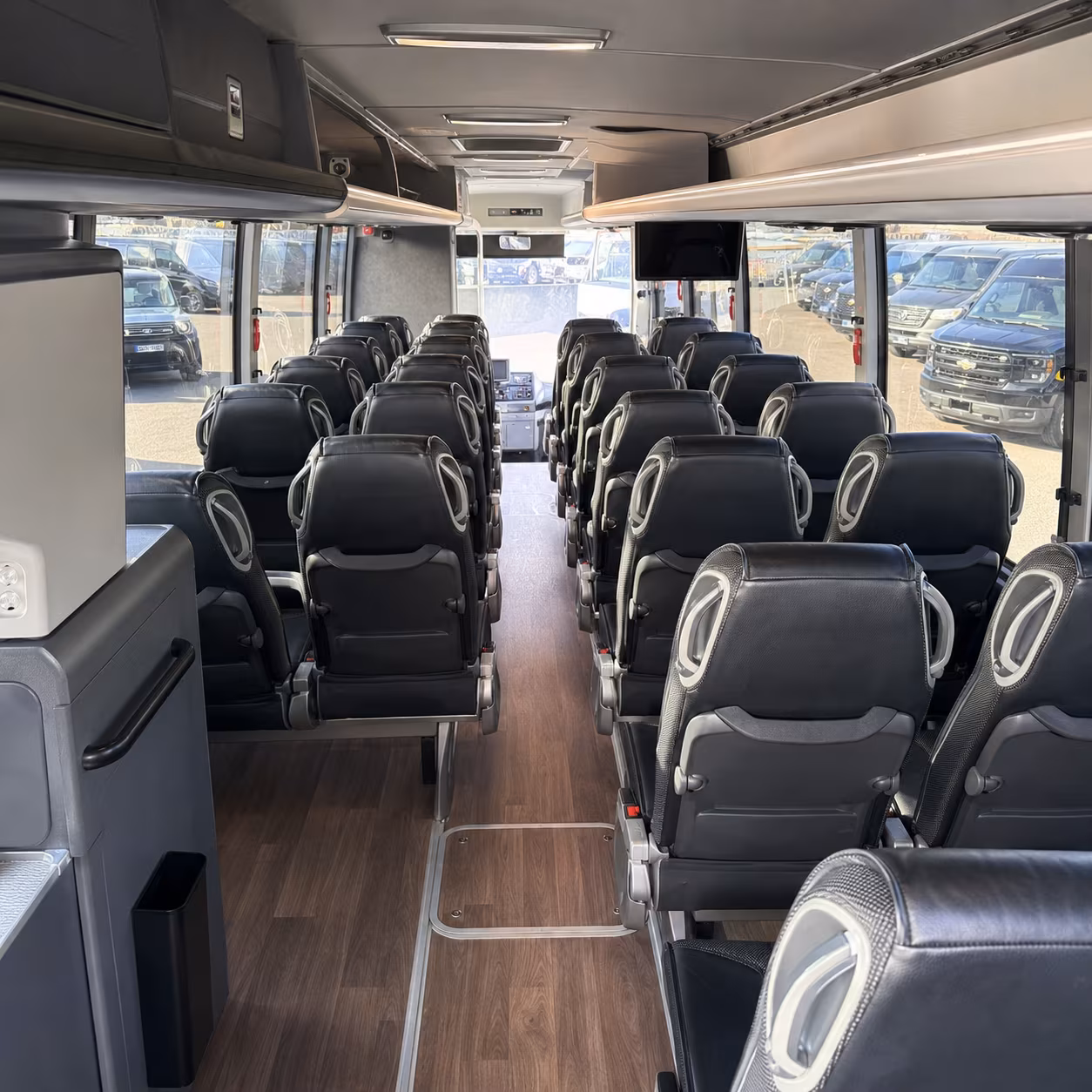 private charter buses for layovers in grand rapids