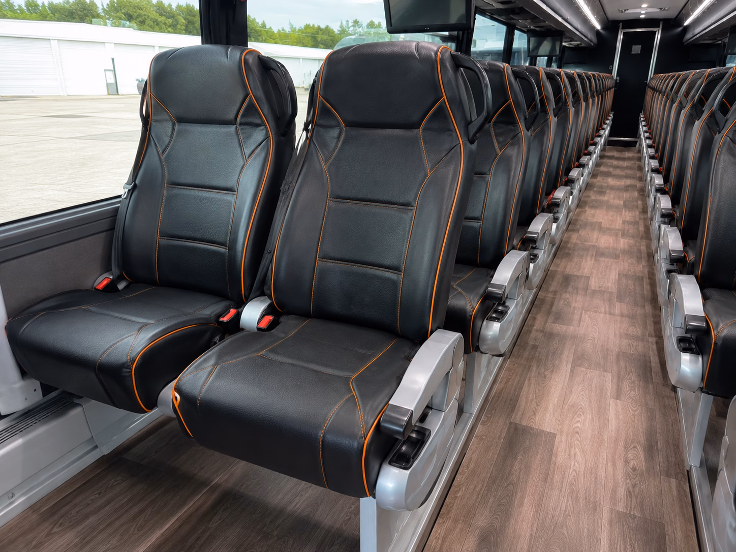 shuttle services for airline crews and airport staff in grand rapids