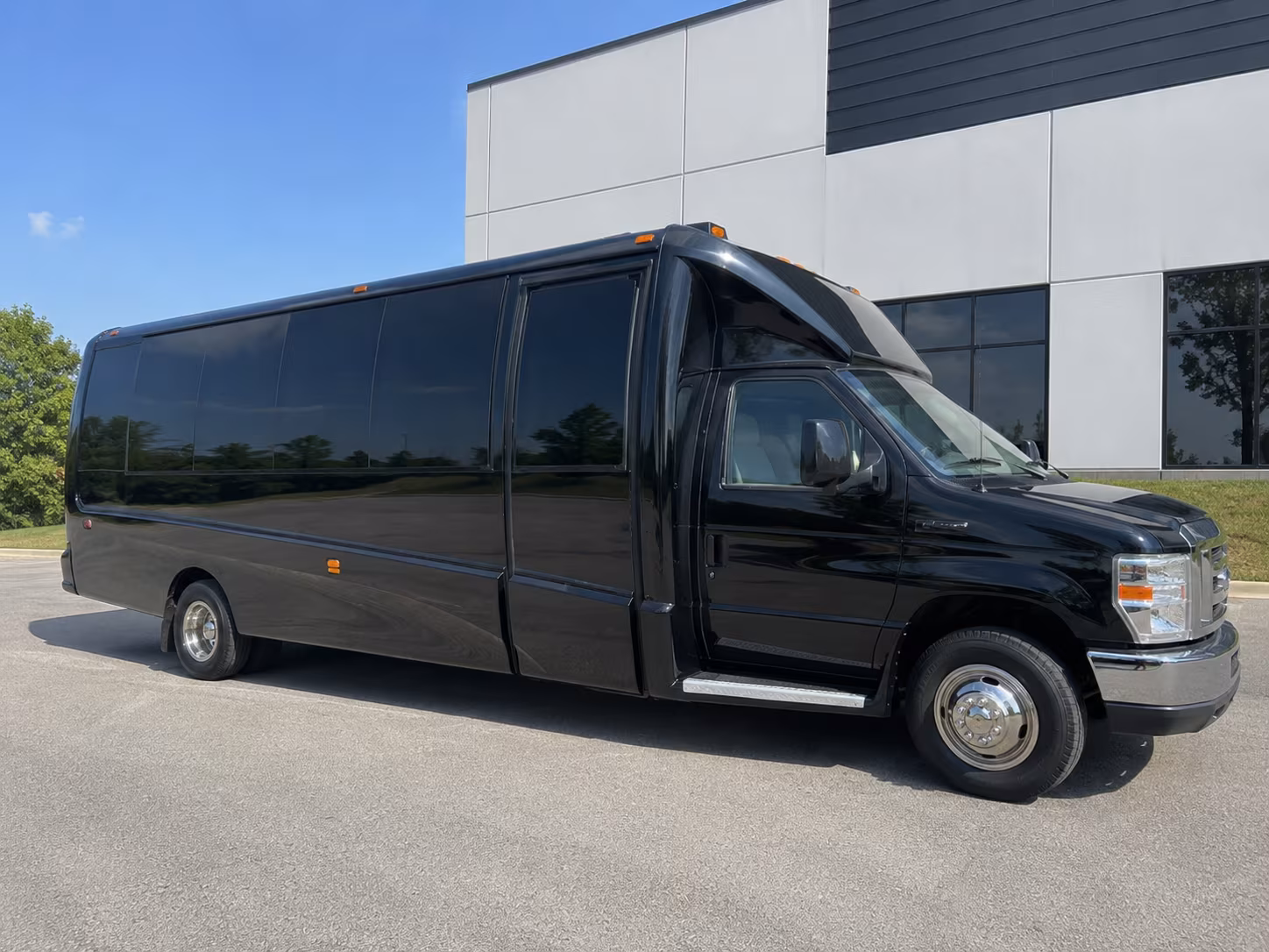 why book winery and brewery tours through grandrapidsshuttlebusrentals com